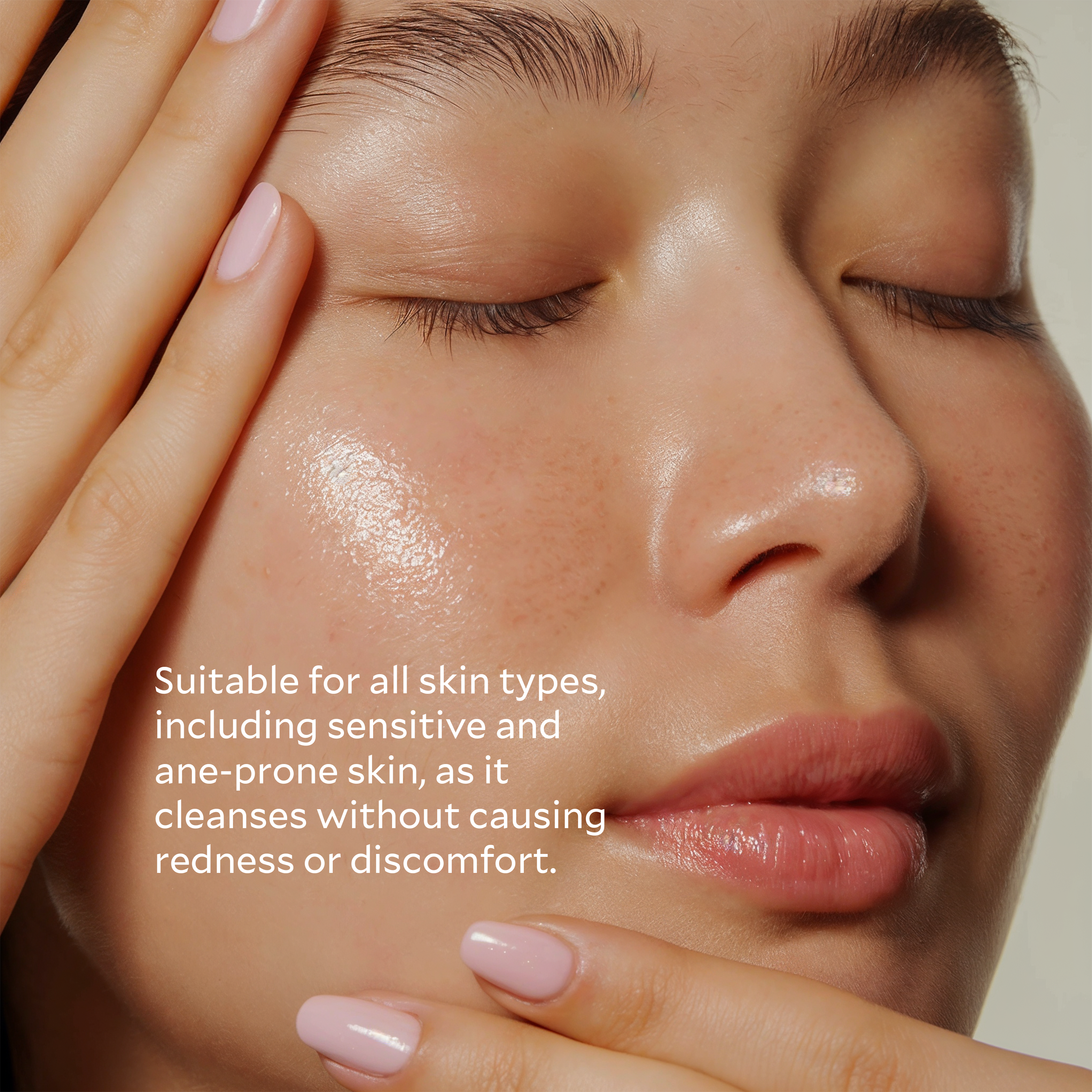 HERLOW milky oil foaming cleanser suitable for all skin types, gently cleansing without irritation